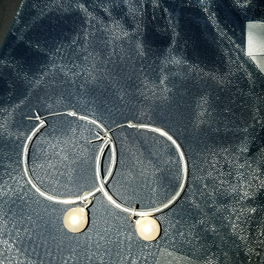 Vantel pearls hoops